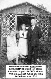 Meine Großmutter Erika mit ihren Eltern 1932